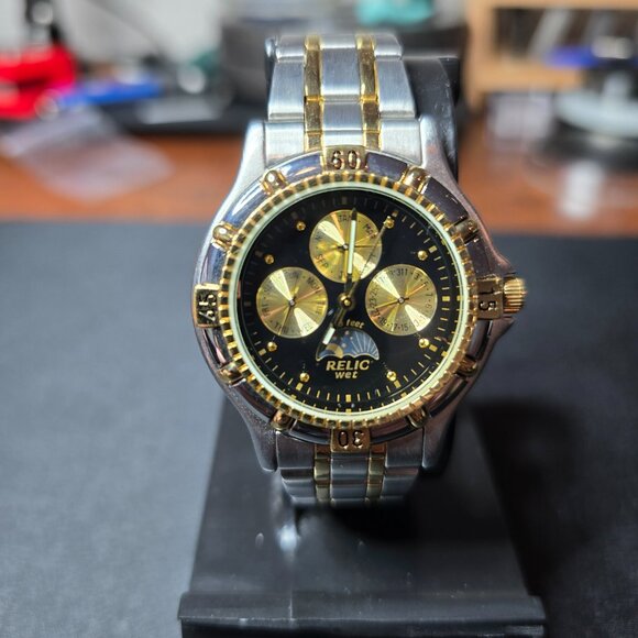Relic Wet Quartz Watch - Picture 1 of 3